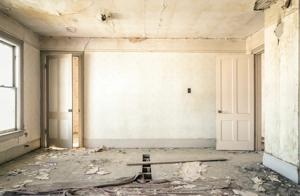 Waste disposal crew managing a cleanout project in Vinton